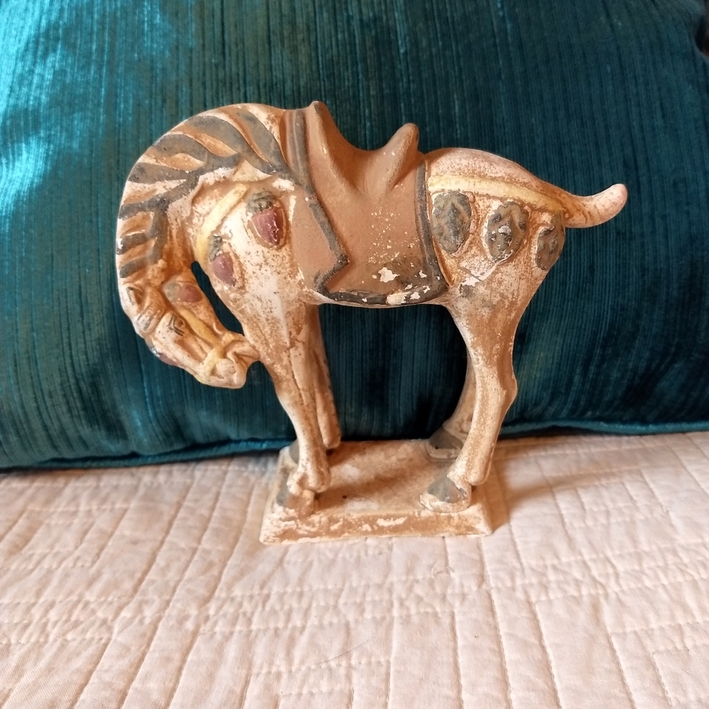 Antique Chinese Tang Dynasty Style Hand Painted Clay Bowing War Horse